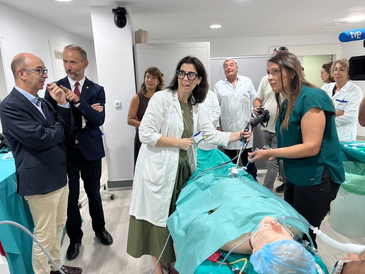 El hospital del Rosell inaugura un centro de simulación para mejorar la gestión en situaciones críticas.