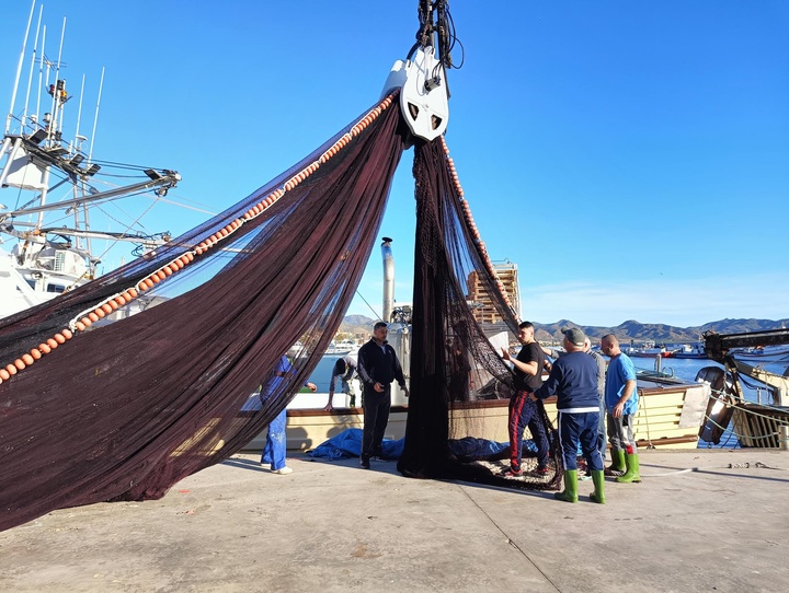 Cinco empresas compiten por el contrato de renovación del varadero en el puerto pesquero de Mazarrón