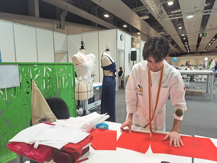 Lorca aspira a convertirse en sede del Centro de Referencia Nacional de Confección en Textil y Piel según Educación