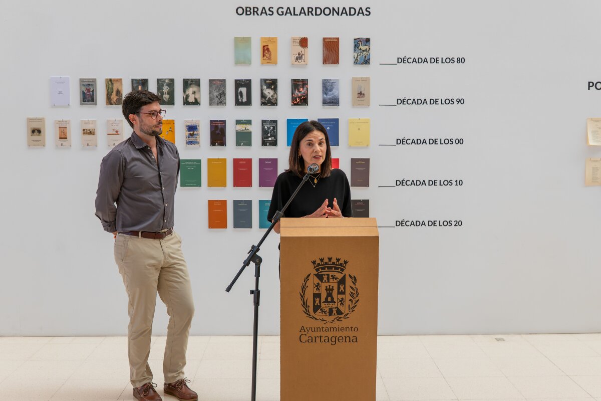Cartagena conmemora 40 años del Premio Internacional de Poesía Antonio Oliver Belmás con diversas actividades culturales