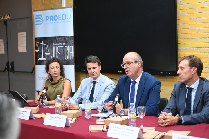 El programa ‘Educando en justicia’ se implementará en 214 centros educativos de la Región este curso escolar