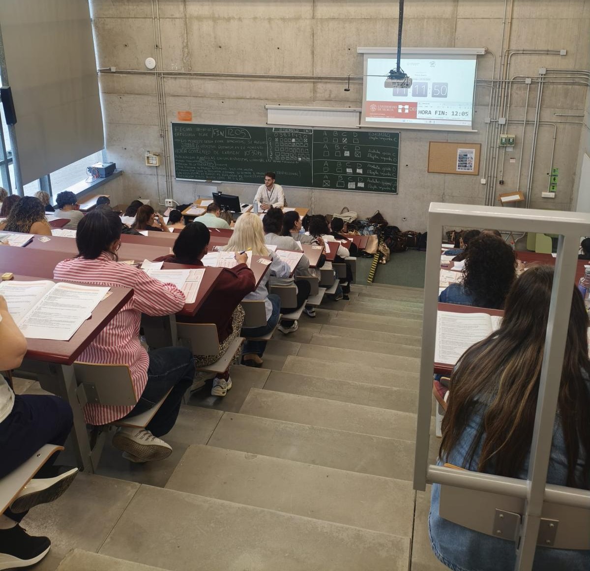 Más de 1.200 opositores se examinan este domingo para 68 plazas del Servicio Murciano de Salud